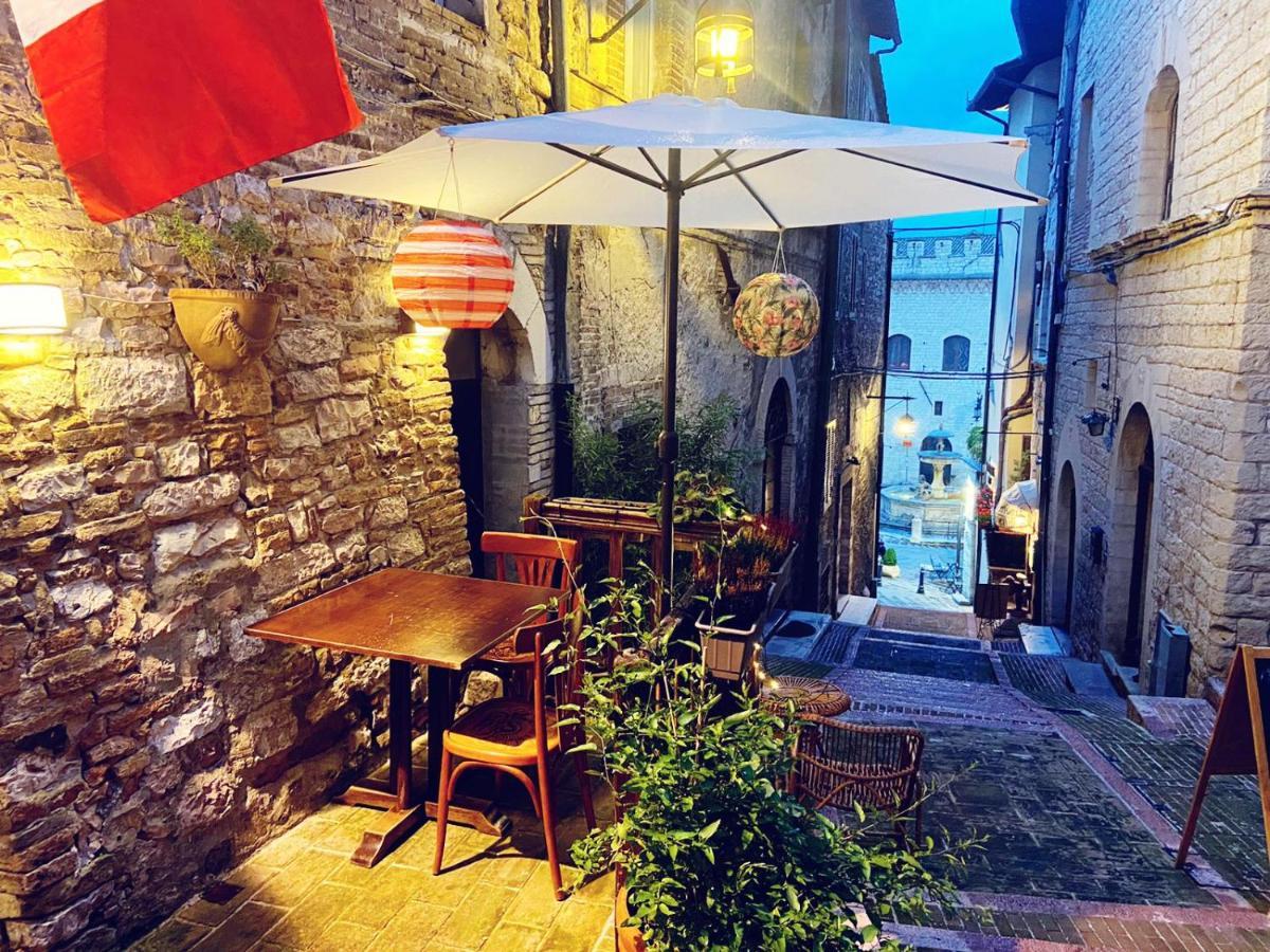 Hotel La Fortezza Assisi Bagian luar foto