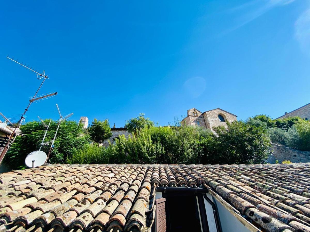 Hotel La Fortezza Assisi Bagian luar foto