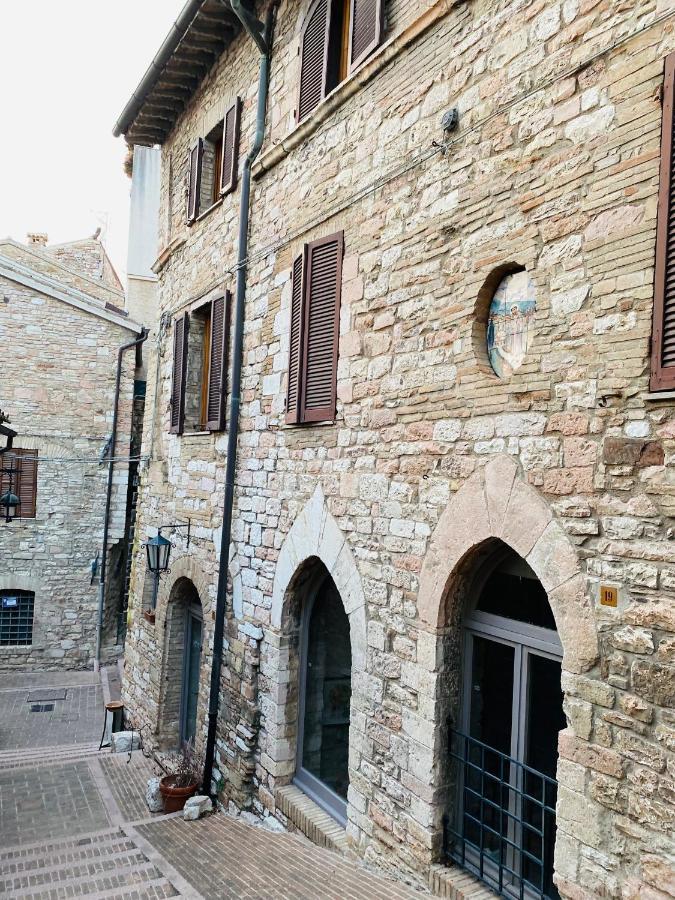 Hotel La Fortezza Assisi Bagian luar foto