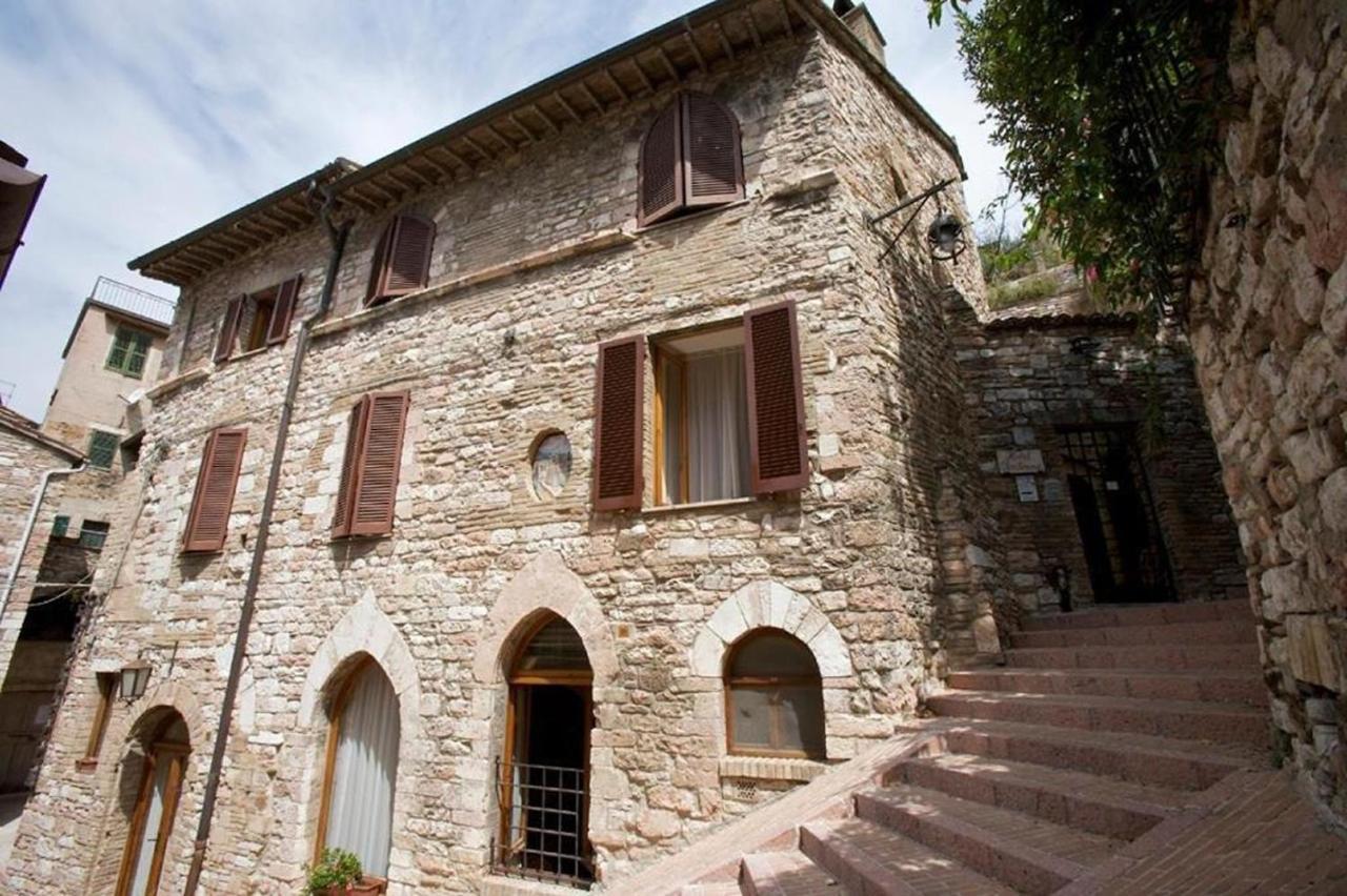 Hotel La Fortezza Assisi Bagian luar foto